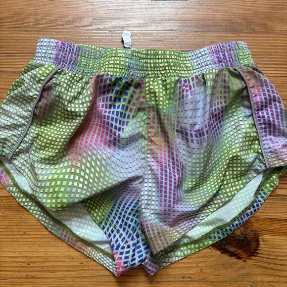 Fabletics green purple geometric lined running active shorts SIZE M - Picture 4 of 4